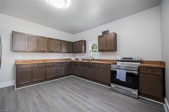 7855 East St in Adamsville, OH - Building Photo - Building Photo