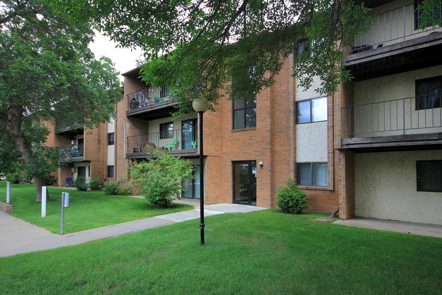 Gatewood Park in Bemidji, MN - Building Photo