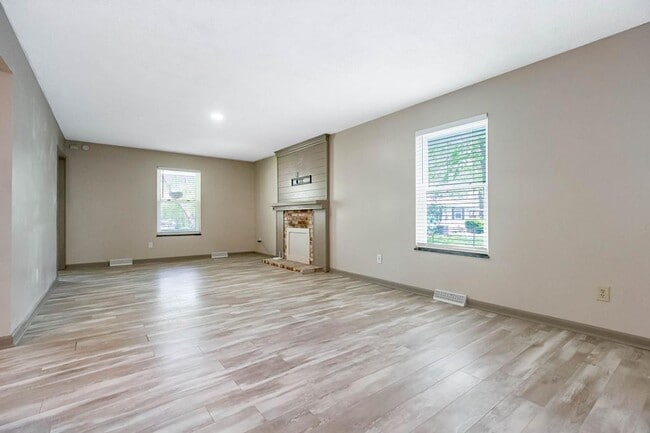 Stylish Independence Home by Glendale Park