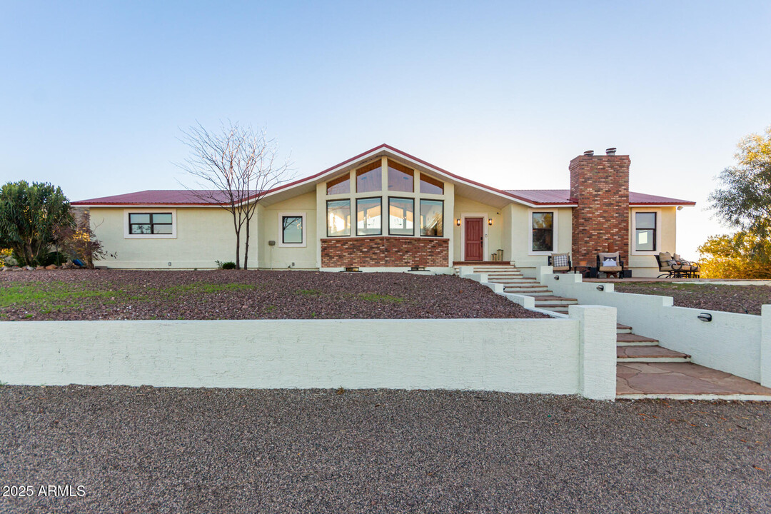 1060 Kellis Rd in Wickenburg, AZ - Building Photo