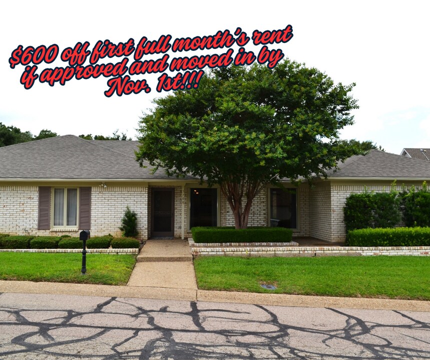 3700 Windmill Hill St in Waco, TX - Building Photo