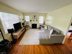 274 Woodland Ave in Summit, NJ - Building Photo - Building Photo