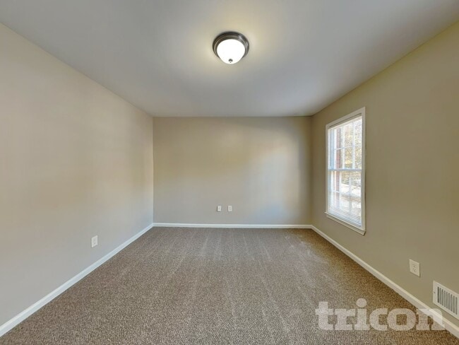 3560 Erdly Ln in Snellville, GA - Foto de edificio - Building Photo