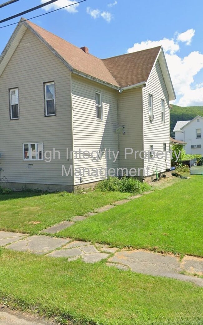 property at 2 Russell St