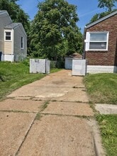 5361 Wilborn Dr in Jennings, MO - Building Photo - Building Photo