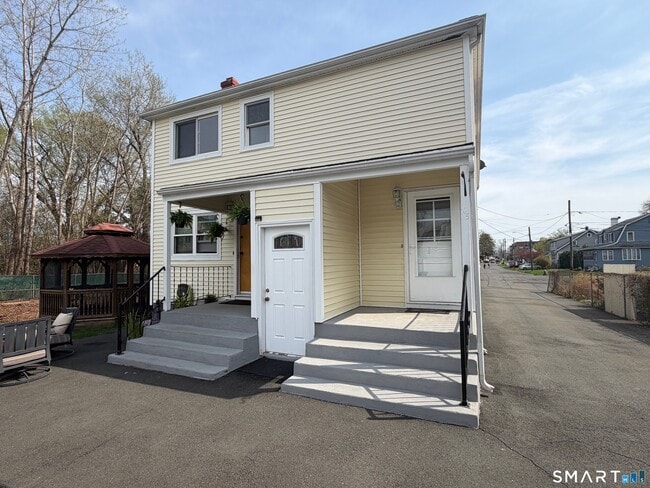 163 Collins St in New Britain, CT - Building Photo - Building Photo