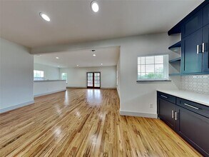 1025 N Madison Ave in Dallas, TX - Building Photo - Building Photo