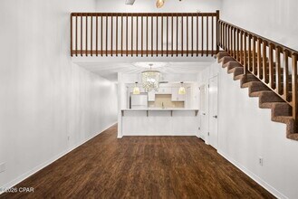 6504 N Lagoon Dr in Panama City Beach, FL - Foto de edificio - Building Photo