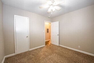 740 E Grand St in Springfield, MO - Building Photo - Building Photo