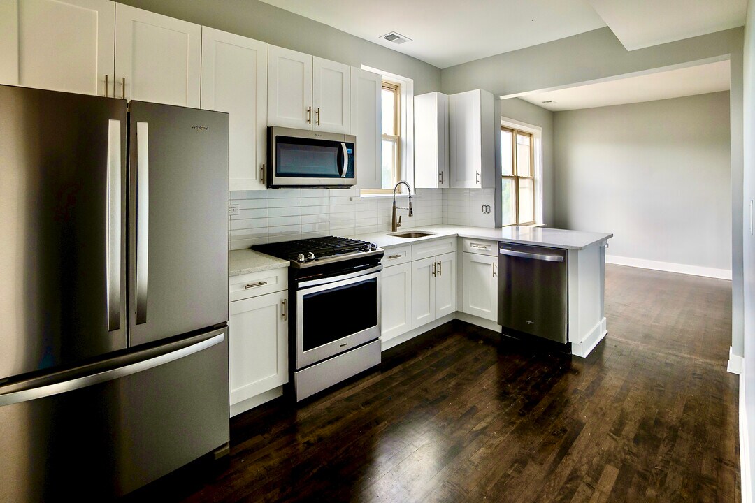 2015 N Humboldt Blvd in Chicago, IL - Building Photo