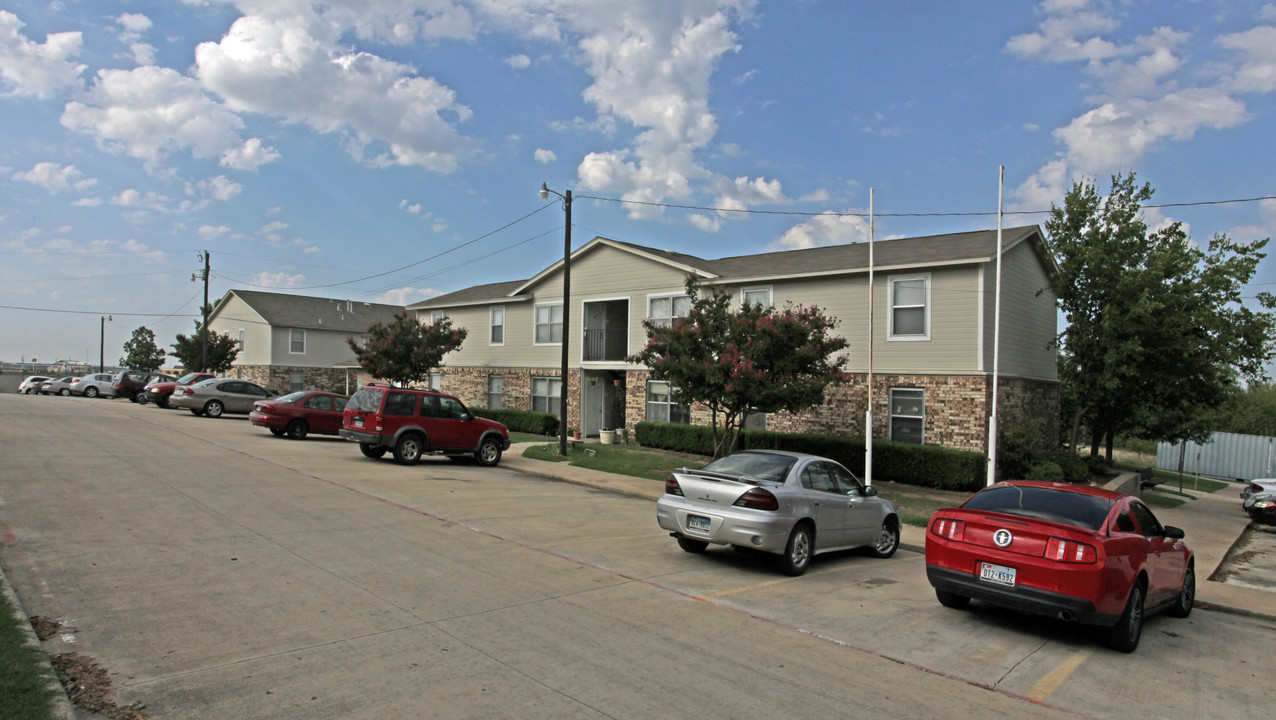 Rhome Apartments in Rhome, TX - Building Photo