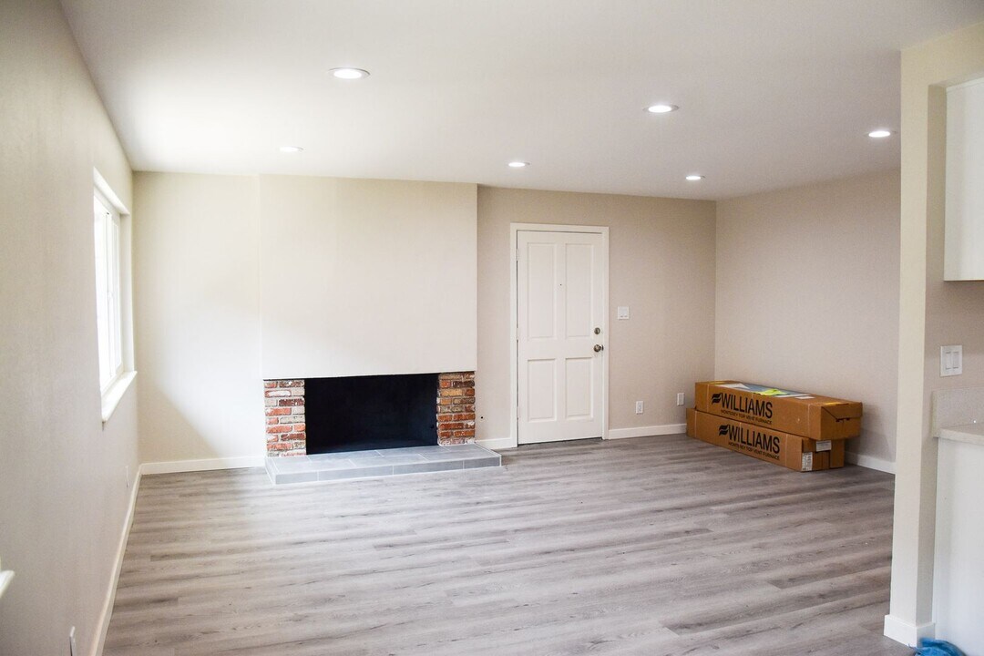 815 N Olive St in Orange, CA - Building Photo