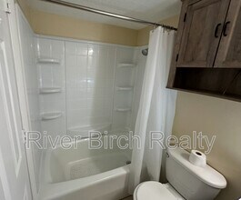 1600 S 6th St in Springfield, IL - Foto de edificio - Building Photo