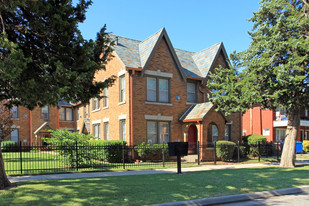 Kamp's Court Apartments