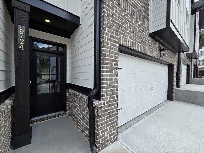 5724 Urban Vlg Wy in Tucker, GA - Building Photo - Building Photo