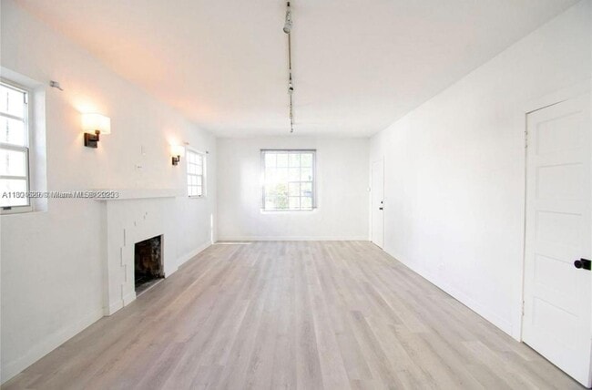 3306 S Le Jeune Rd in Miami, FL - Building Photo - Building Photo