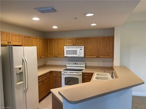 2909 Tuscan Dr-Unit -303 in Cape Coral, FL - Building Photo - Building Photo