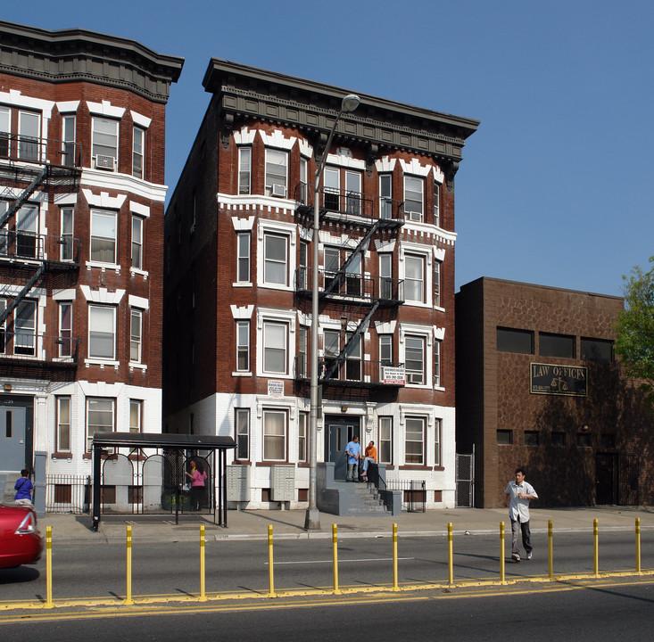 1203 Broad St in Newark, NJ - Foto de edificio