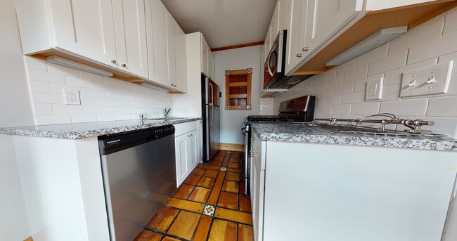 925 Massachusetts Ave in Cambridge, MA - Building Photo - Building Photo