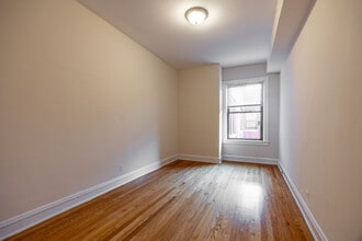 3523 N Racine Ave, Unit 2 in Chicago, IL - Building Photo - Building Photo