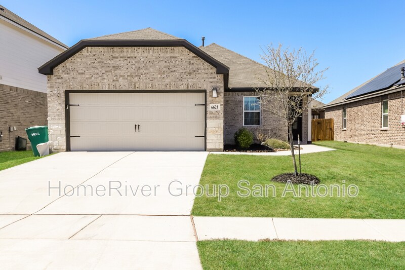 9014 Green Rd in Converse, TX - Building Photo