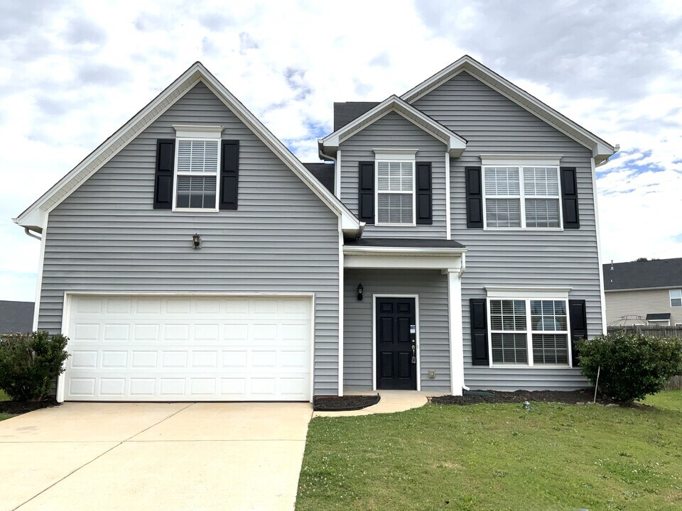 10 Nermal Ct in Simpsonville, SC - Building Photo