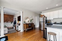 614 E 3rd St, Unit 2 in Boston, MA - Building Photo - Building Photo