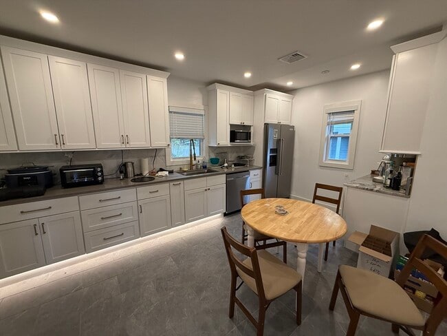 39 Langley Rd in Boston, MA - Building Photo - Building Photo