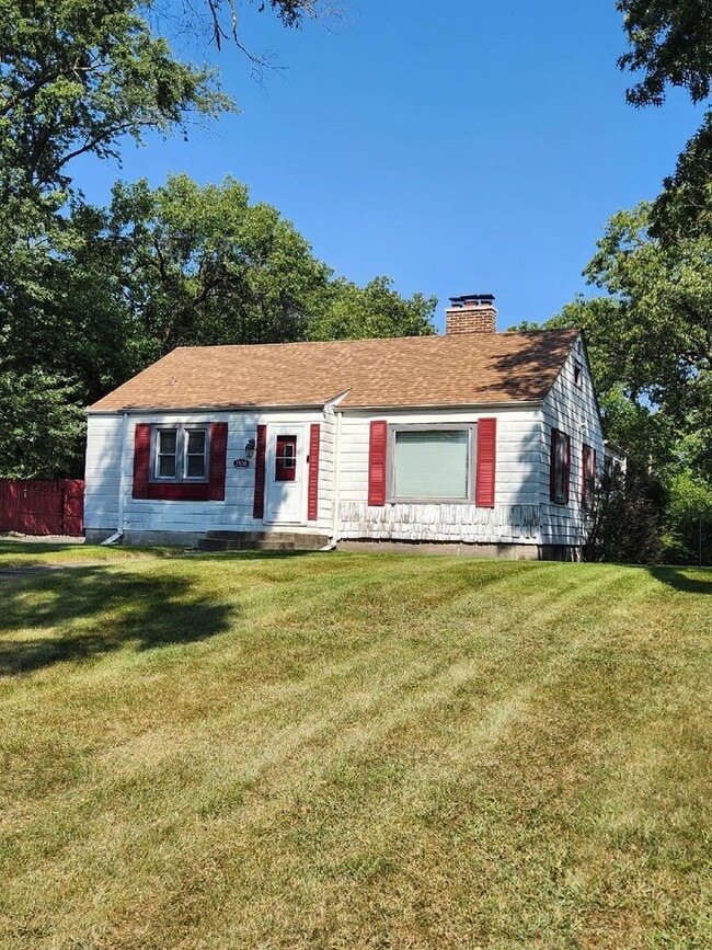 property at 2530 Crest Rd