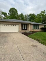 8941 Christopher Dr in North Royalton, OH - Building Photo