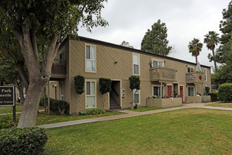 Solana Park Apartments in Solana Beach, CA - Building Photo - Building Photo