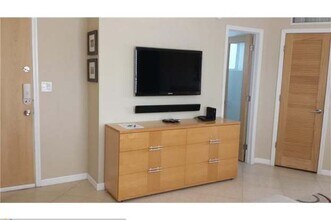 1320 Miami Rd, Unit 1320 MIAMI RD, FORT LAUDE in Fort Lauderdale, FL - Building Photo - Building Photo