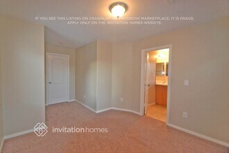 25 W Focal Point Ave in North Las Vegas, NV - Foto de edificio - Building Photo