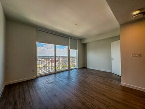 170 NE 23rd St, Unit S1 in Miami, FL - Foto de edificio - Building Photo