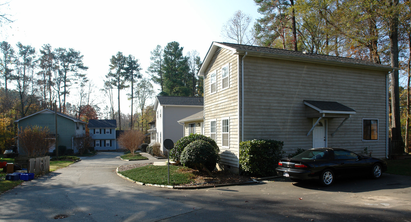 301-311 Morrene Rd in Durham, NC - Building Photo