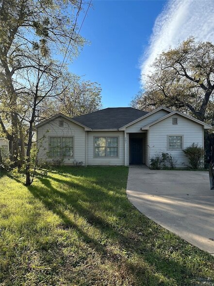 701 Frame St in Denton, TX - Foto de edificio - Building Photo