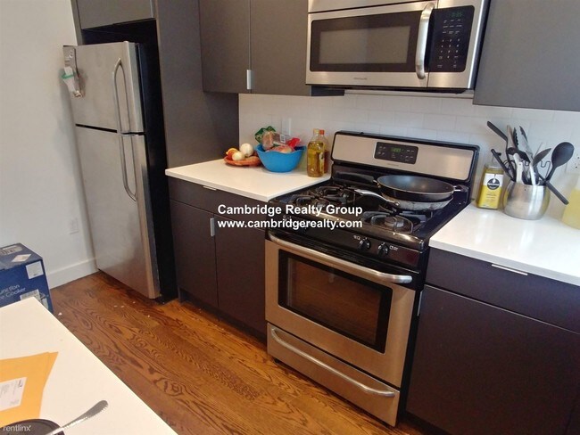 19 Marney St-Unit -# 2 in Cambridge, MA - Building Photo - Building Photo