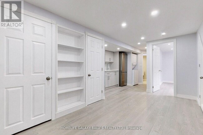 property at 2049 Blue Ridge Crescent