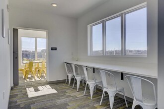 400 Herron Dr, Unit 118 in Nashville, TN - Foto de edificio - Building Photo