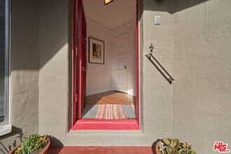 1235 Hi Point St in Los Angeles, CA - Building Photo - Building Photo