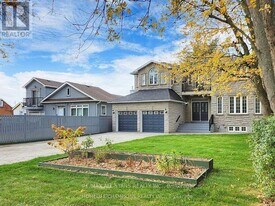 896 Kennedy Rd in Toronto, ON - Building Photo