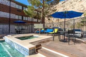 Alza Dwellings in El Paso, TX - Foto de edificio - Interior Photo