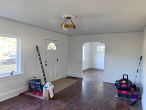 315 NE 66th Ave in Portland, OR - Building Photo - Building Photo