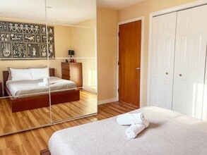 6 Norumbega Ter, Unit 10 in Waltham, MA - Foto de edificio - Building Photo