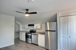 138 Alma St in Moncton, NB - Building Photo