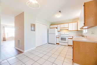 1216 Allen Rd in Greenville, NC - Building Photo - Building Photo