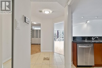 15-2115 Maitland Pl in Toronto, ON - Building Photo - Building Photo