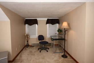 15 Washington St in Cortland, NY - Foto de edificio - Building Photo