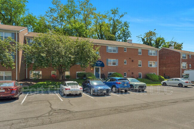 4407 Falls Bridge Dr in Baltimore, MD - Building Photo - Building Photo