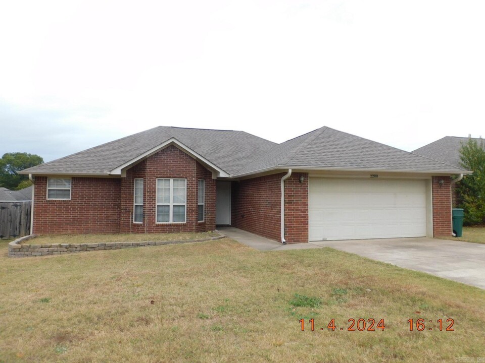 2200 Nature Trail in Conway, AR - Foto de edificio